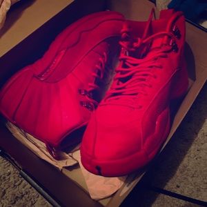Retro Jordan gym red 12s